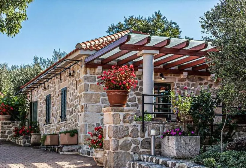 Heritage Hotel & Estate Raznjevica Dvori Ad 1307