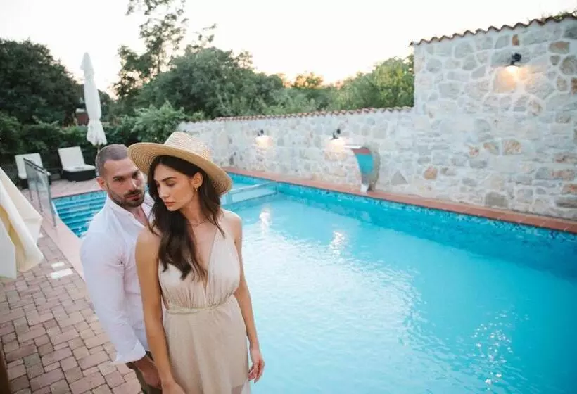 Heritage Hotel & Estate Raznjevica Dvori Ad 1307