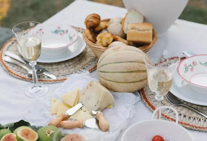 Heritage Hotel & Estate Raznjevica Dvori Ad 1307