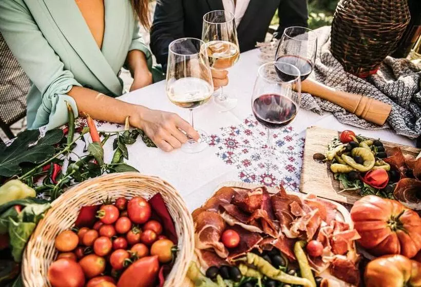 Heritage Hotel & Estate Raznjevica Dvori Ad 1307