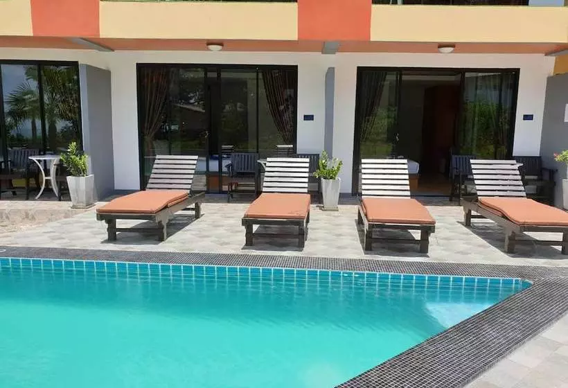 ホテル Andava Beach Resort @ Sichon