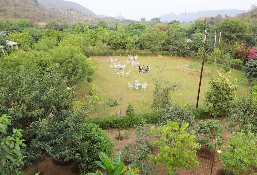 ホテル Sariska Farms & Adventure