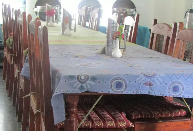 ホテル Sariska Farms & Adventure