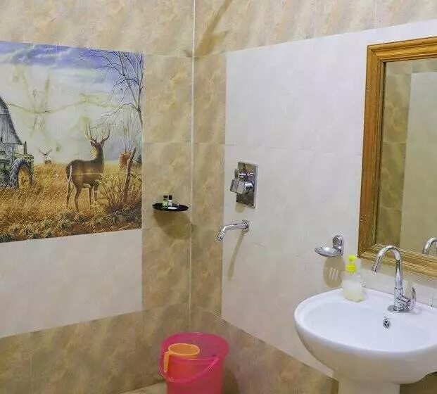 ホテル Sariska Farms & Adventure