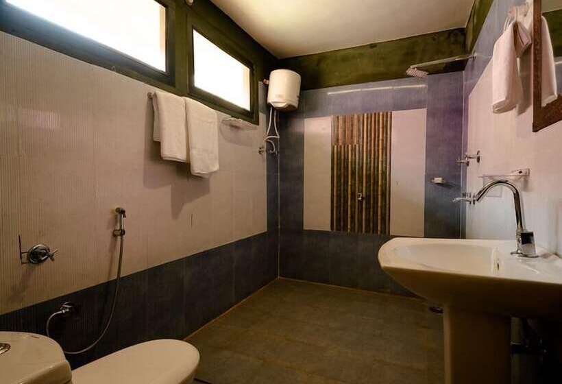 בית מלון כפרי Sariska Farms & Adventure