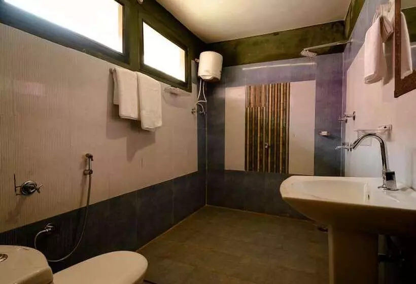 ホテル Sariska Farms & Adventure