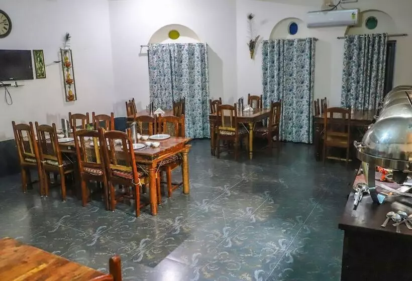 ホテル Sariska Farms & Adventure