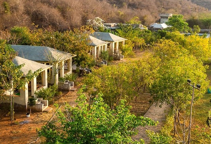 ホテル Sariska Farms & Adventure