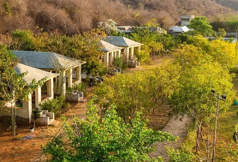 ホテル Sariska Farms & Adventure