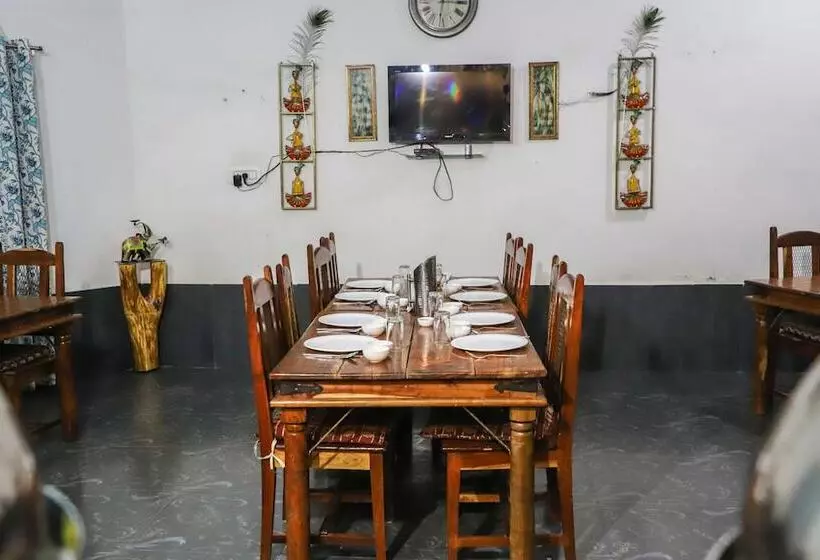 ホテル Sariska Farms & Adventure