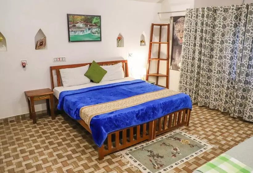 ホテル Sariska Farms & Adventure