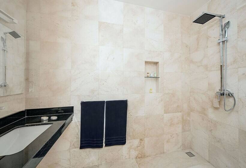 酒店 Bukit Pool Suites