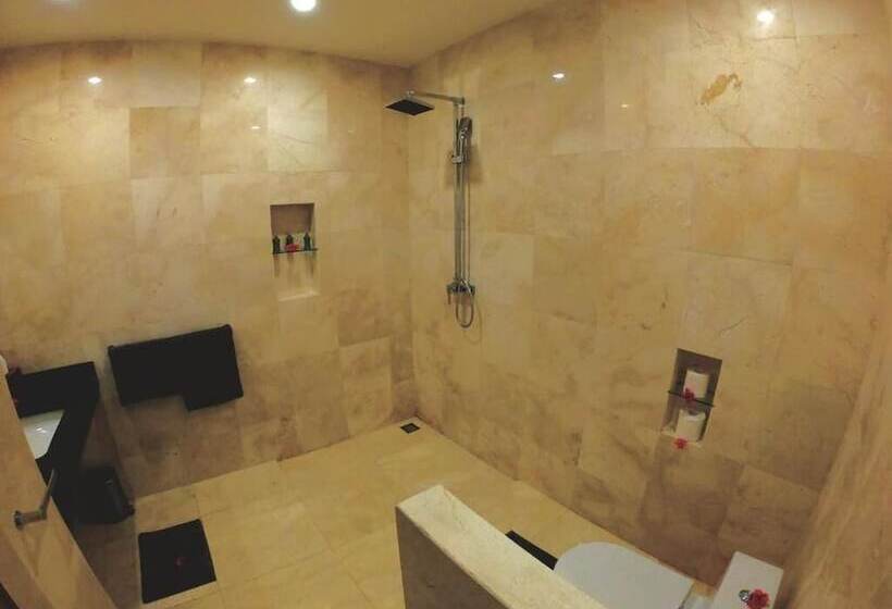 酒店 Bukit Pool Suites