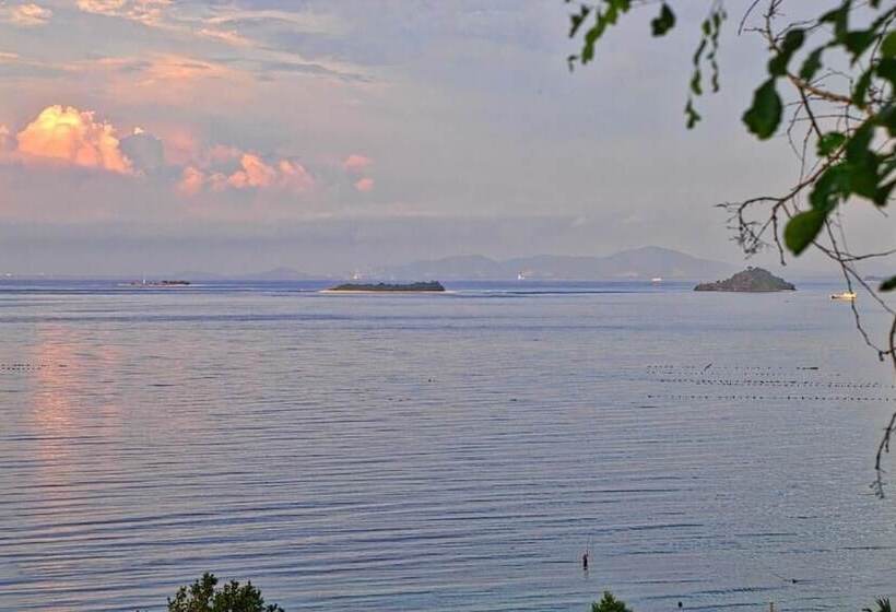 酒店 Bukit Pool Suites