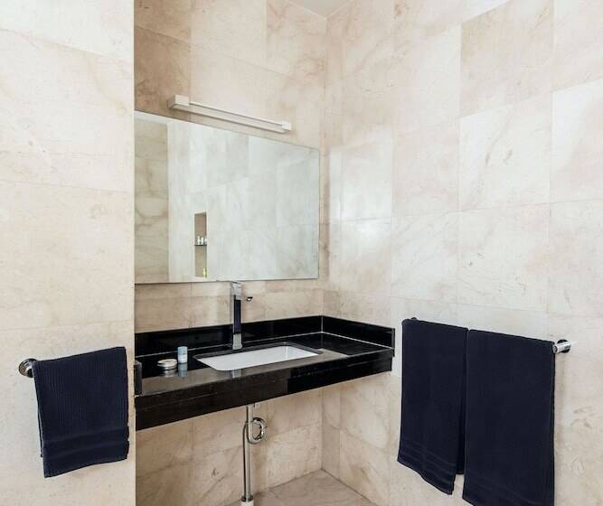 酒店 Bukit Pool Suites