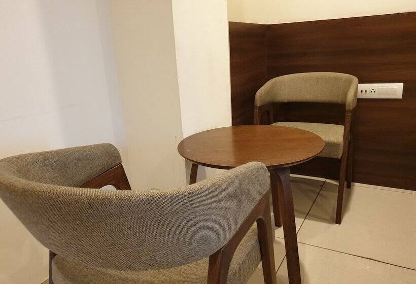 فندق Jayson Metoda