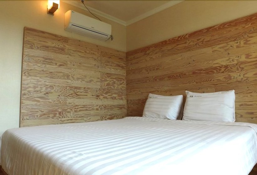 Prada Hotel & Pension