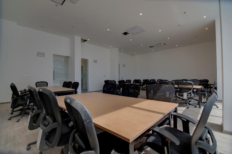 فندق Townhouse Somani Tc