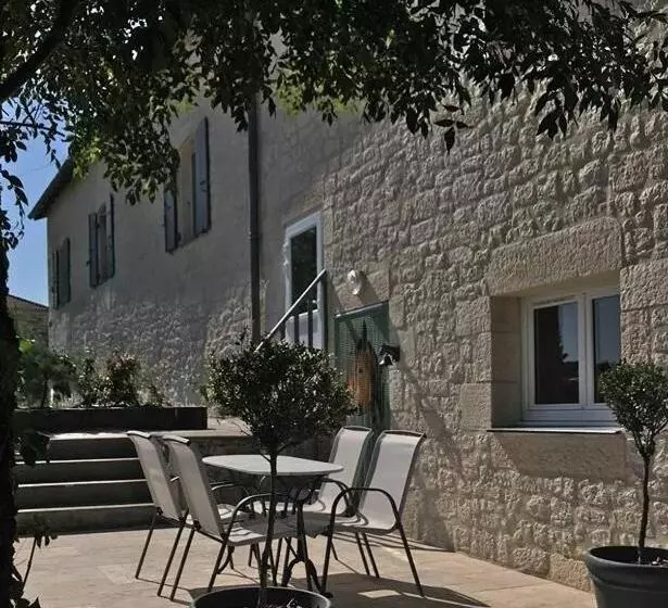 Le Domaine Des Terres Blanches