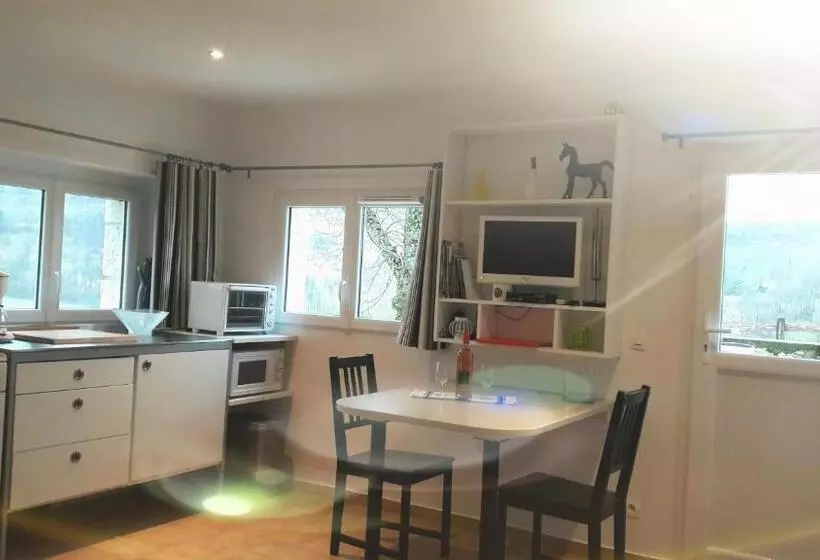 Le Domaine Des Terres Blanches