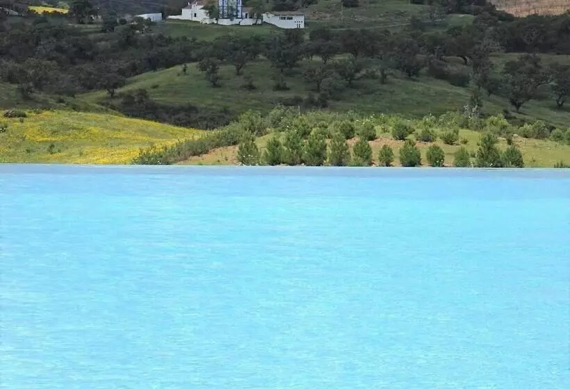 ペンション Monte Do Alento   Castro Da Cola