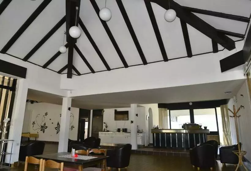 ペンション Motel Licki Krovovi