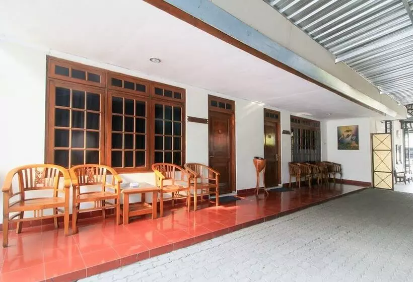 Majatalo Reddoorz Near Klaten Train Station