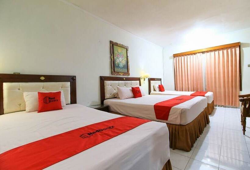 بنسيون Reddoorz Near Klaten Train Station