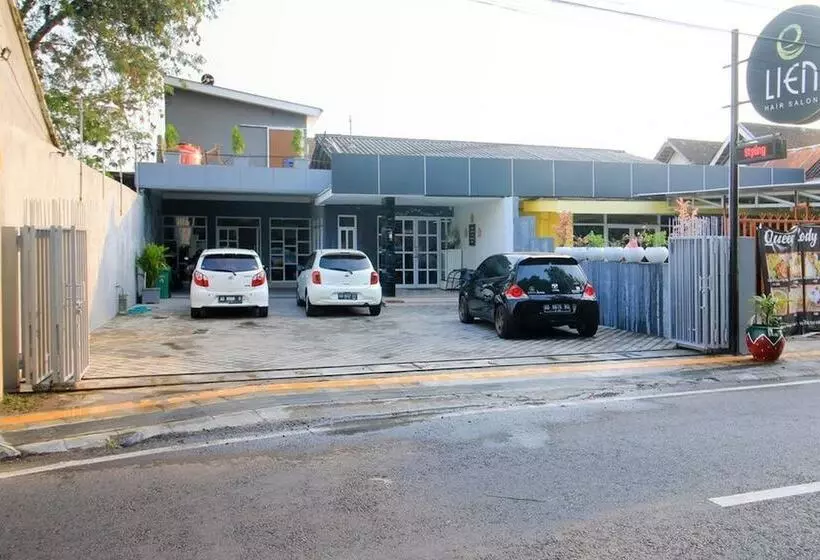 Majatalo Reddoorz Near Klaten Train Station