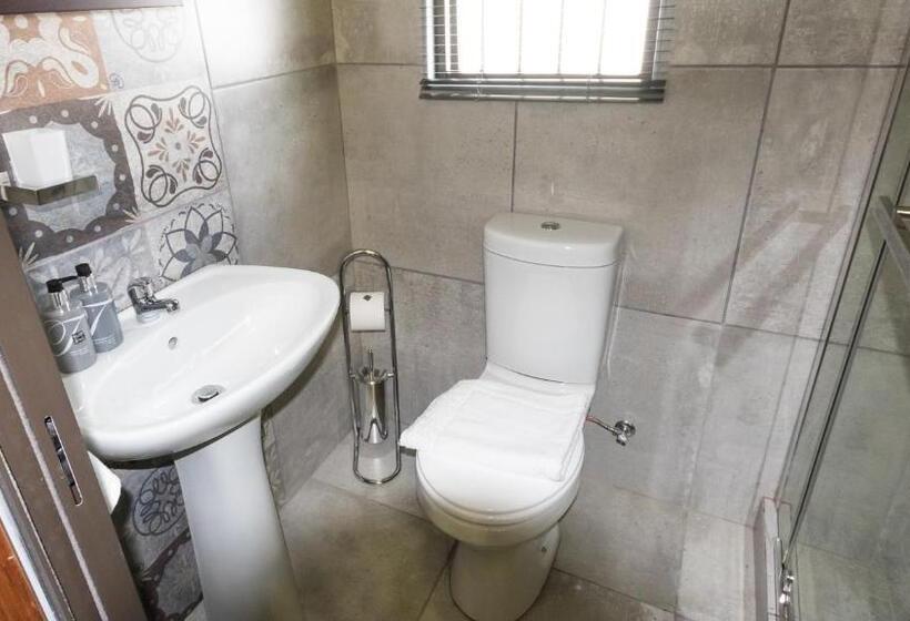 ペンション Rustic Forest Guest House