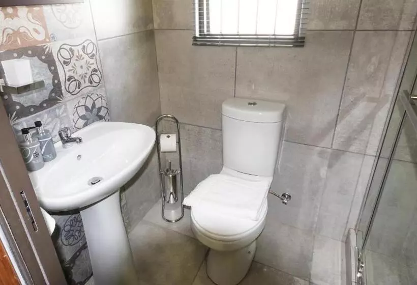 ペンション Rustic Forest Guest House