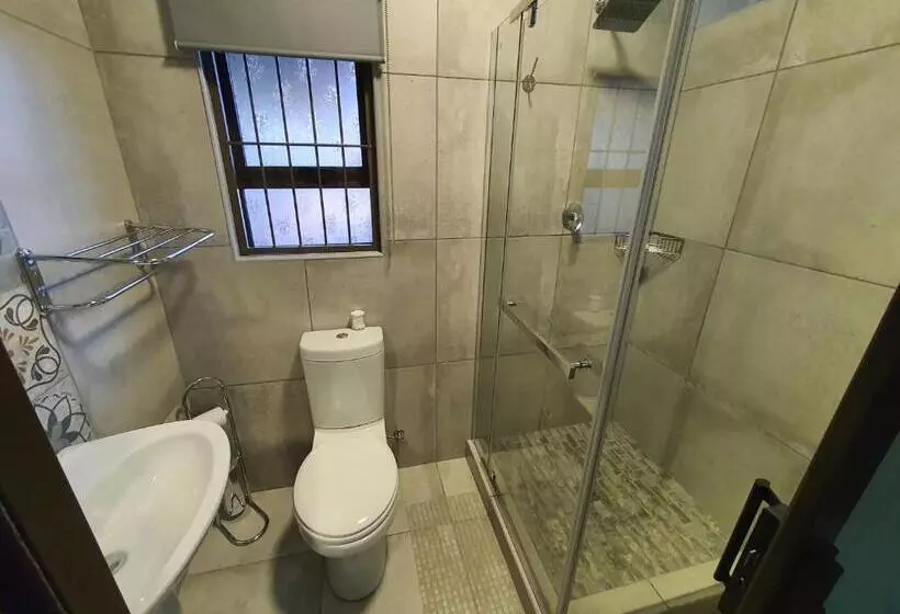 ペンション Rustic Forest Guest House