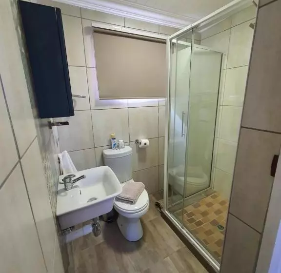 ペンション Rustic Forest Guest House