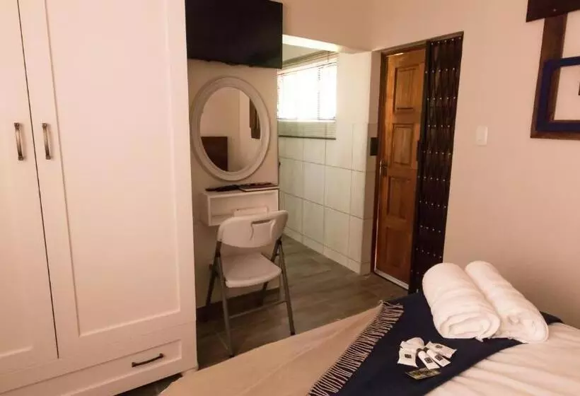 ペンション Rustic Forest Guest House