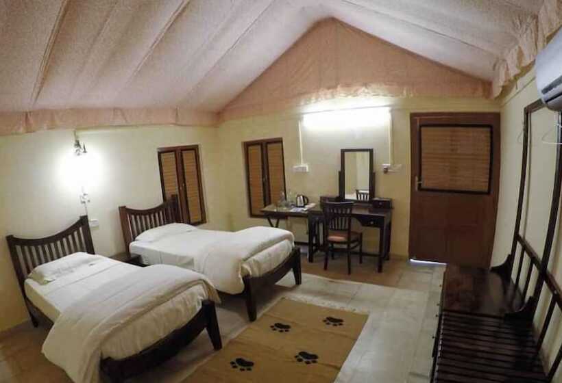 אתר נופש Camp Dev Vilas Kanha