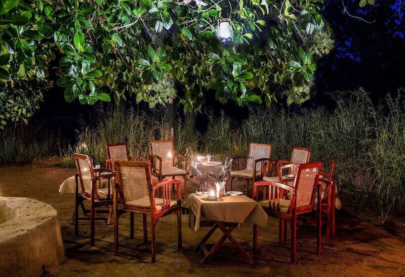 אתר נופש Camp Dev Vilas Kanha