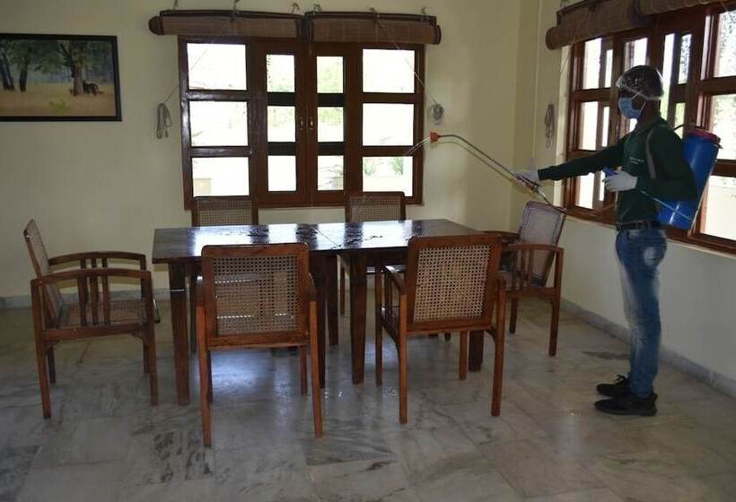 אתר נופש Camp Dev Vilas Kanha