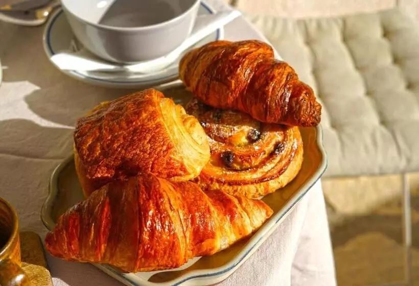 تختخواب و صبحانه Le Bezy Pyrénées