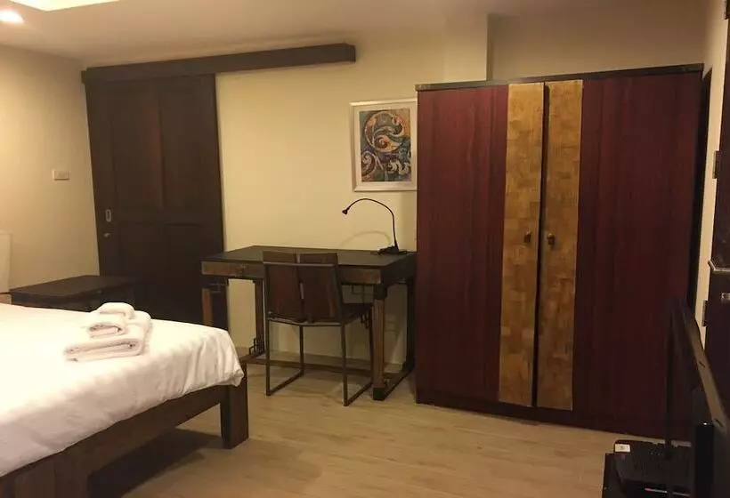 Hotelli Arcadia Maephim Serviced Apartment
