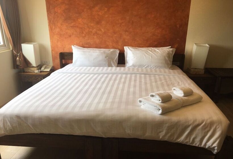 בית מלון כפרי Arcadia Maephim Serviced Apartment