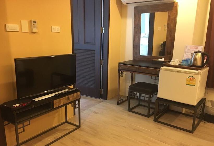 בית מלון כפרי Arcadia Maephim Serviced Apartment