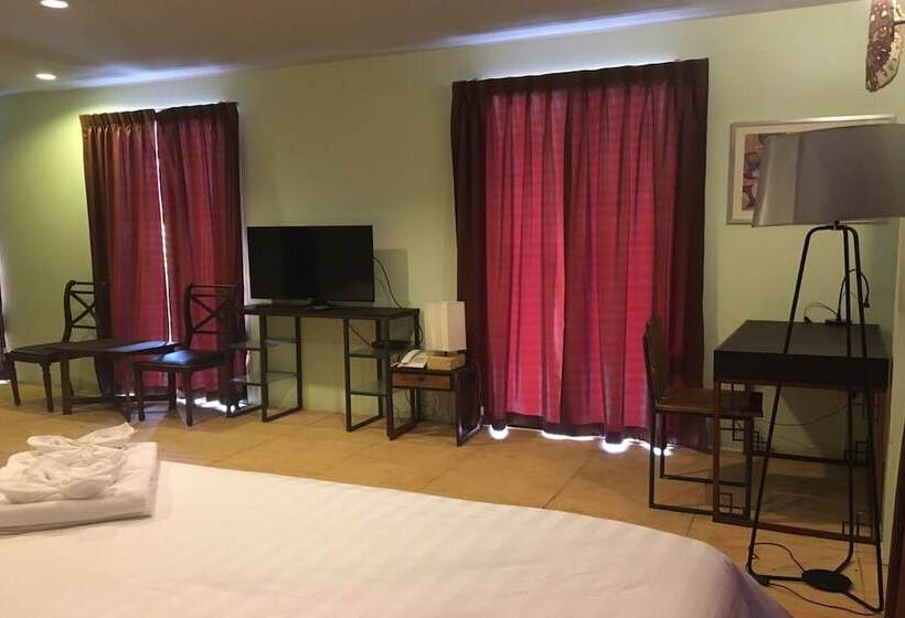 בית מלון כפרי Arcadia Maephim Serviced Apartment