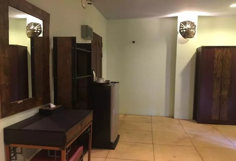 Hotelli Arcadia Maephim Serviced Apartment