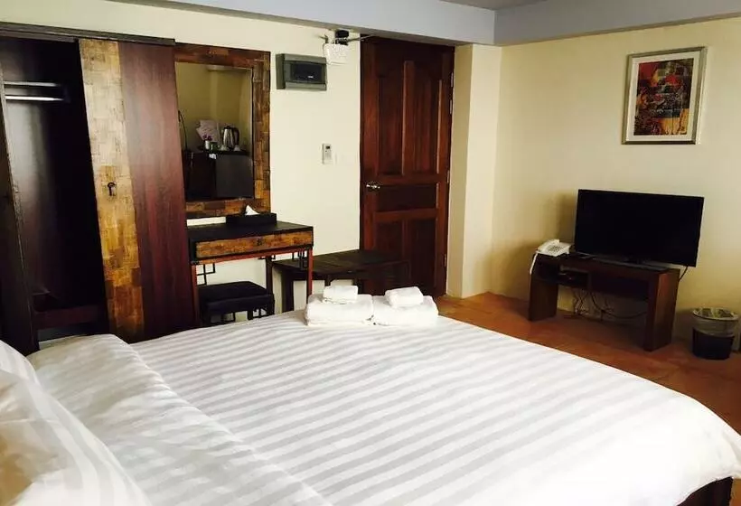 Hotelli Arcadia Maephim Serviced Apartment