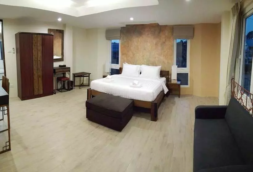 Hotelli Arcadia Maephim Serviced Apartment