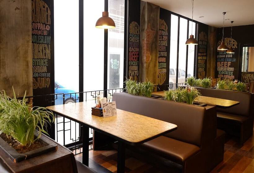 בית מלון כפרי Arcadia Maephim Serviced Apartment