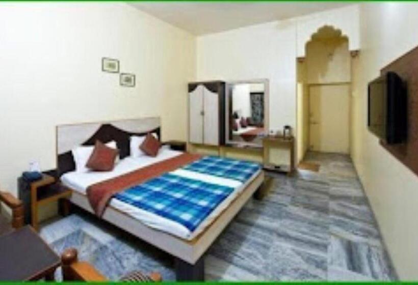 Hotel Chandrawati Palace