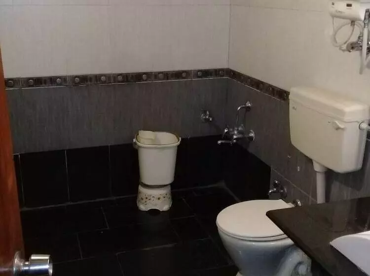 هتل Happy Home The Lake Paradise