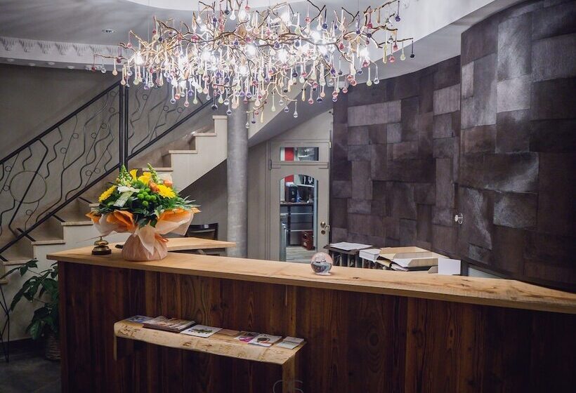 ホテル Hôtel Restaurant La Couronne By K