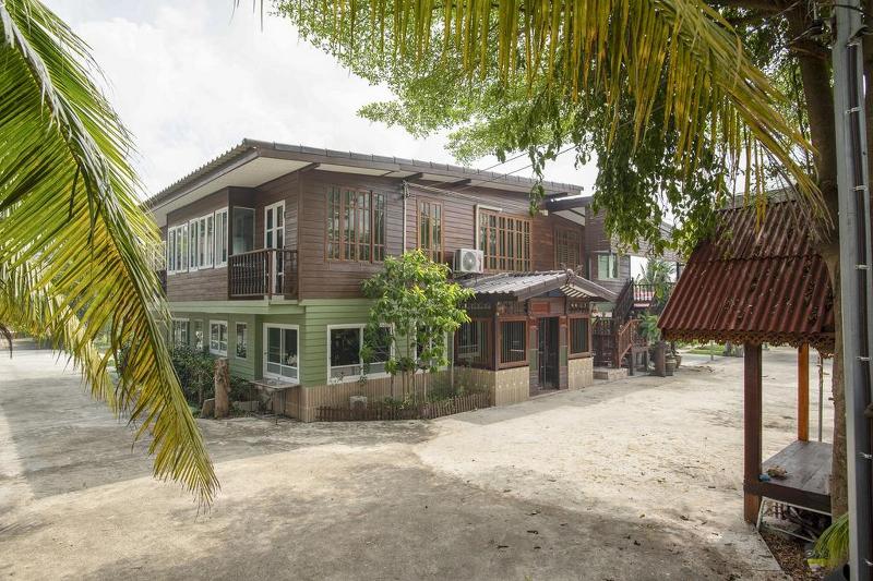 Otel Raknatee Resort